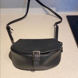 Black saddlebag